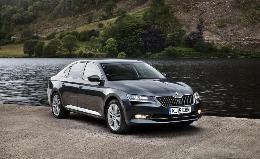  Skoda Superb 2015 года  (UK) (фото 3 из 12)